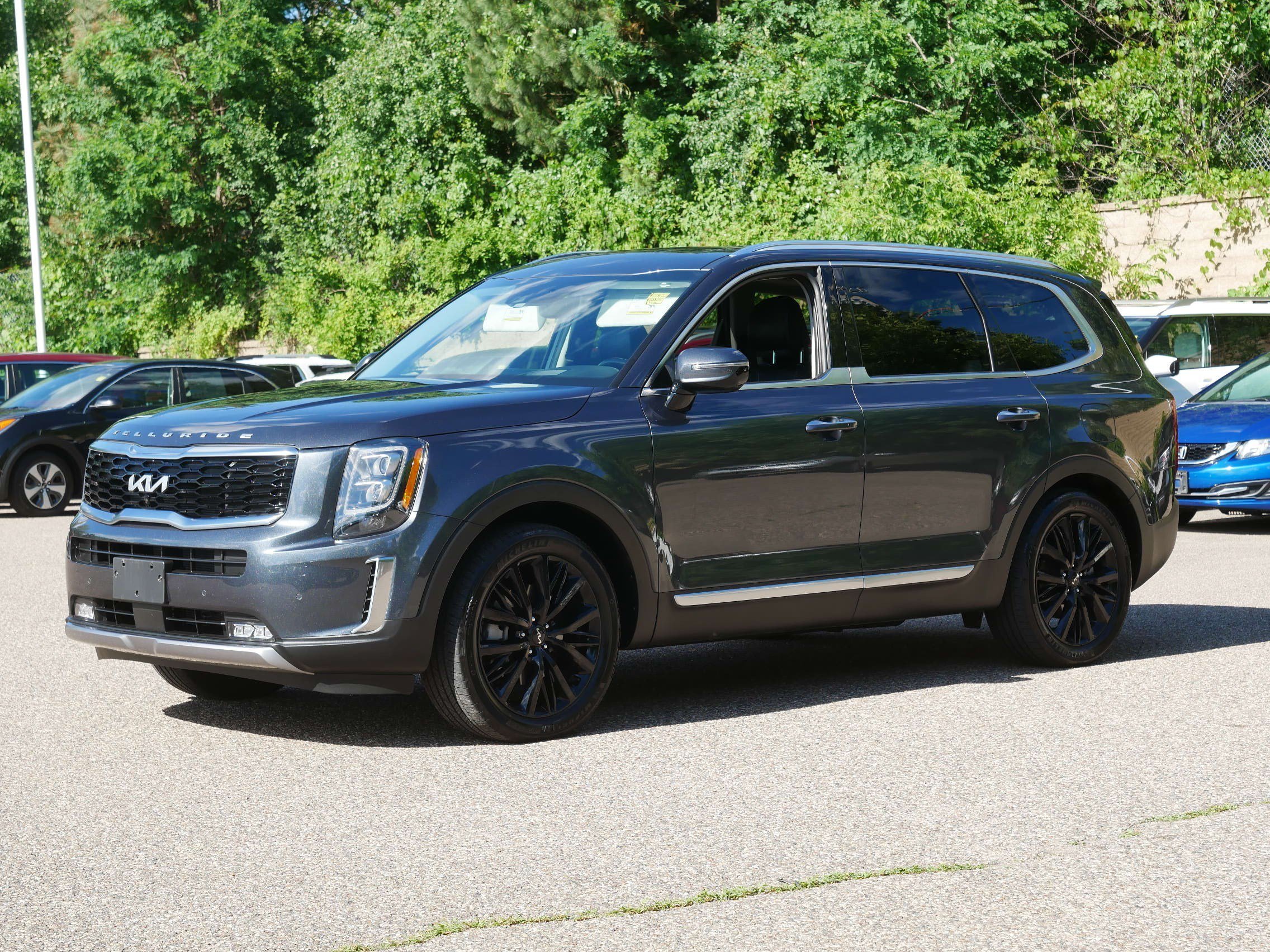 Certified Used 2022 Gravity Grey Kia SX image 3