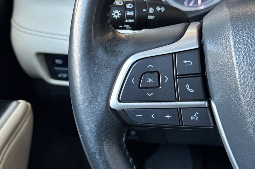 Used 2023 Black Toyota XLE image 30