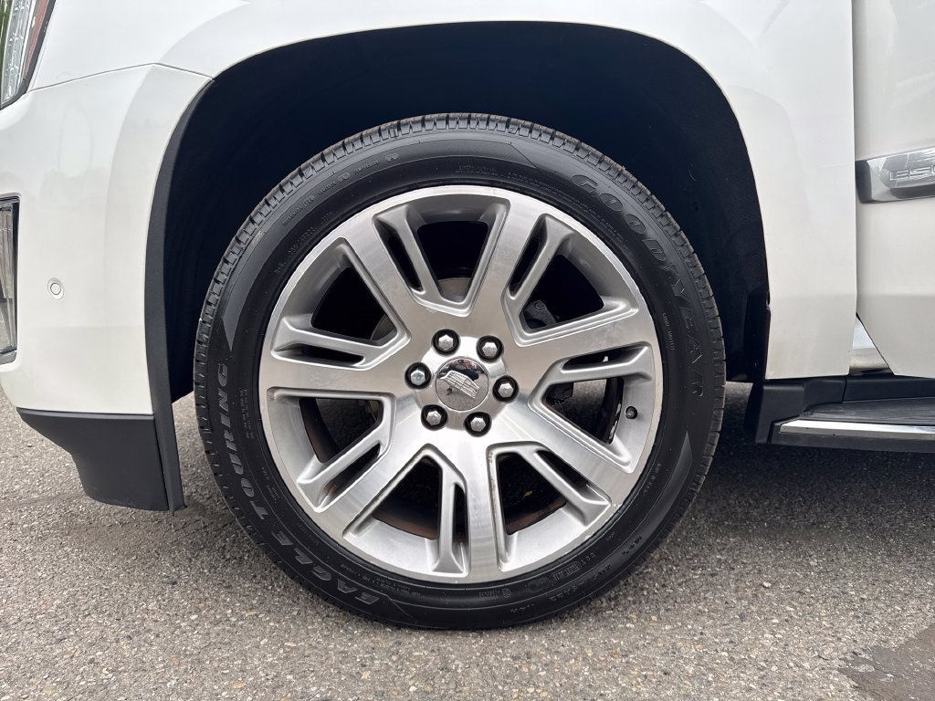 Certified Used 2017 Crystal White Tri-Coat Cadillac Luxury image 29