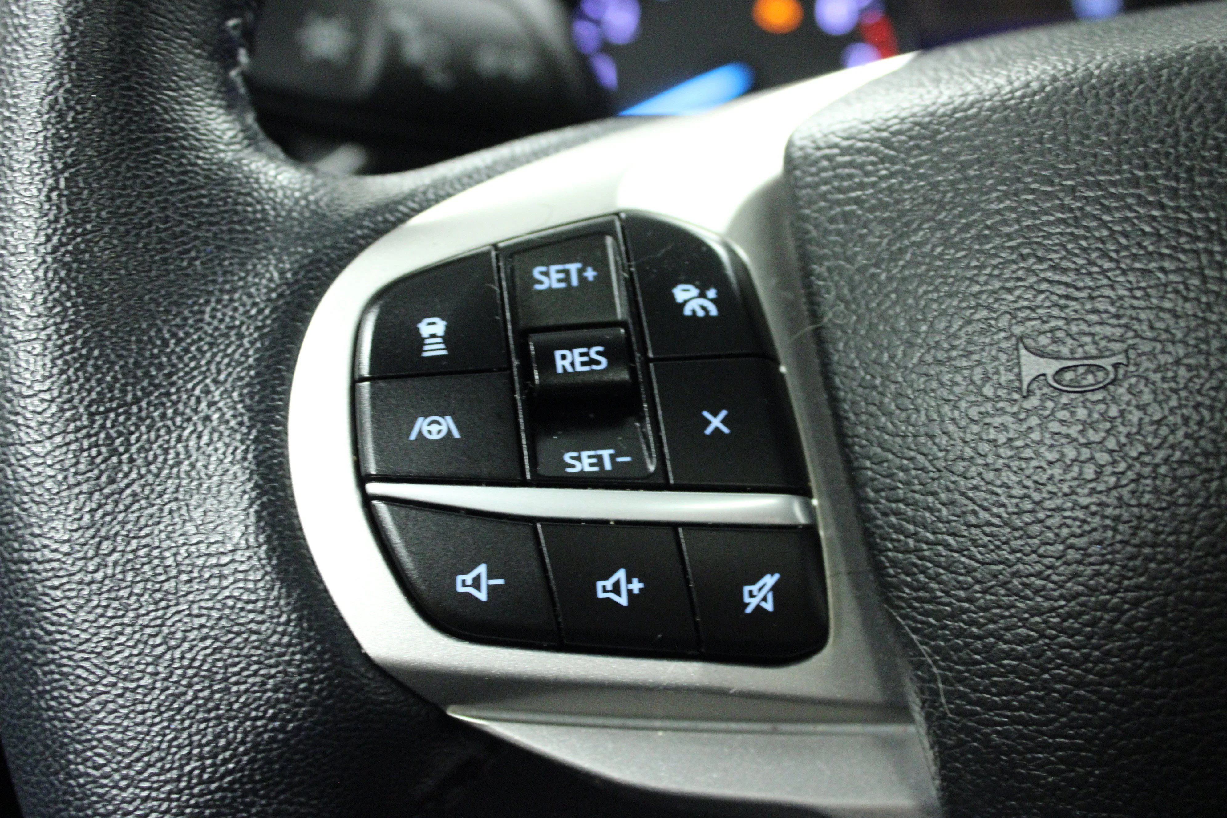 Used 2022 White Metallic Ford Limited image 21