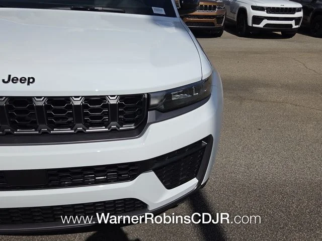 New 2026 Bright White Clear-Coat Exterior Paint Jeep Altitude image 20