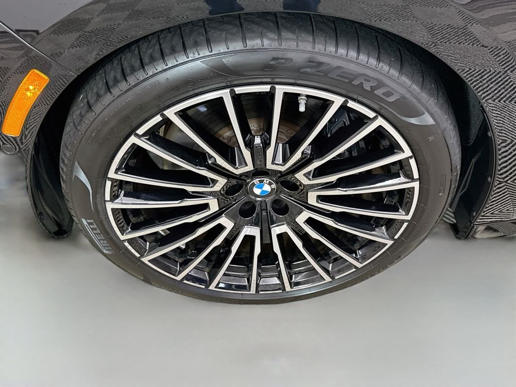 Used 2025 Black BMW 760i xDrive image 33