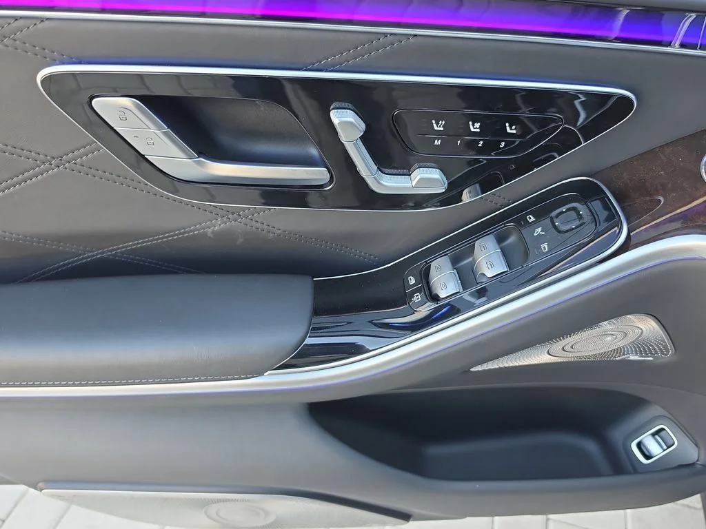 Used 2021 Black Mercedes-Benz Maybach S 580 image 21