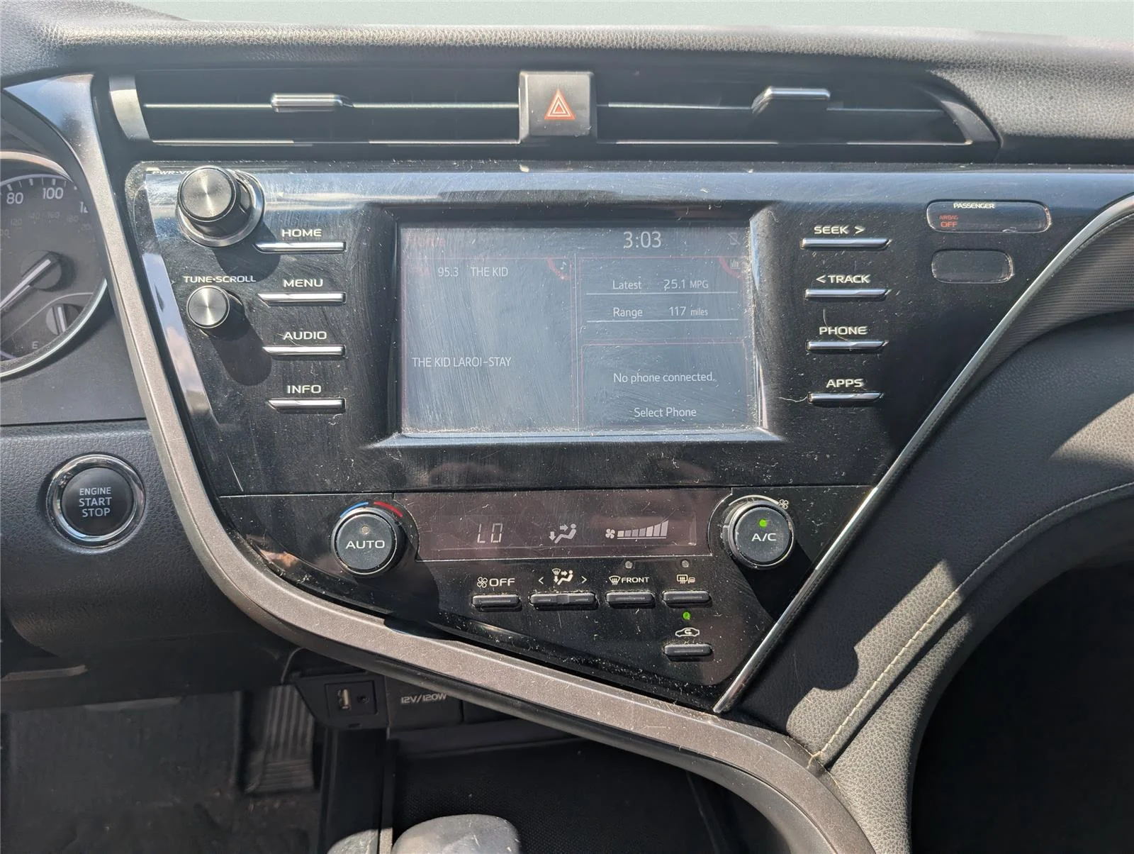Used 2018 Super White Toyota SE image 14