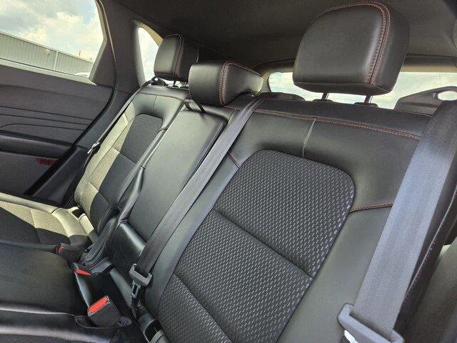 Used 2025 Agate Black Metallic Ford ST-Line image 26