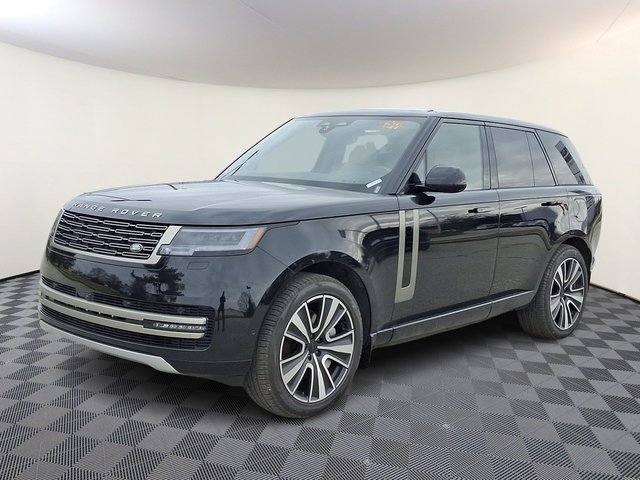 2026 Land Rover Range Rover P550e SE