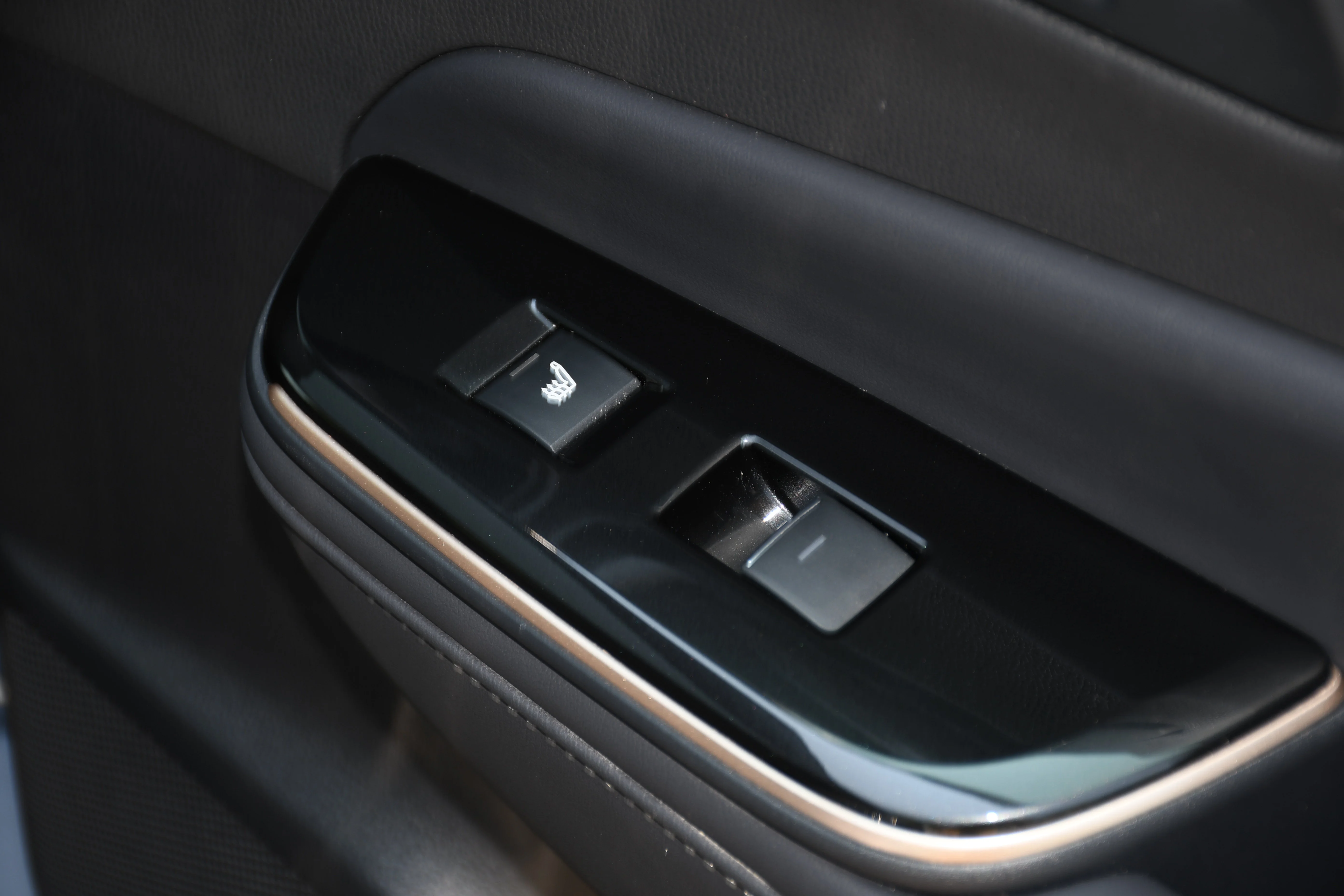 2025 Toyota Crown Signia Limited - Photo 22