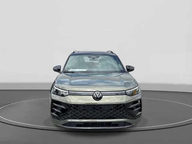 2026 Volkswagen Tiguan photo 2