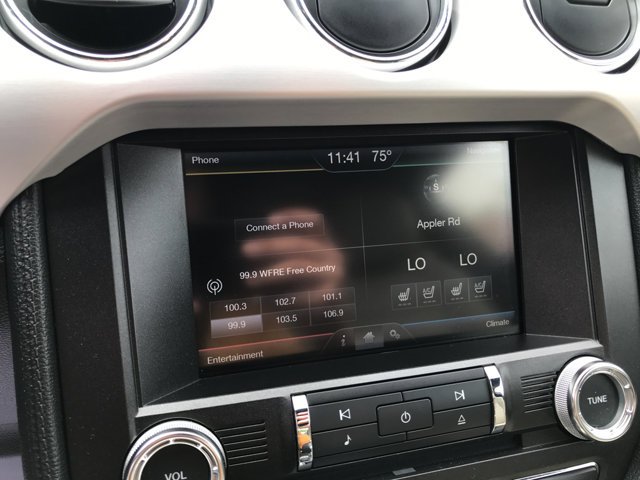 Used 2015 Magnetic Metallic Ford GT Premium image 18