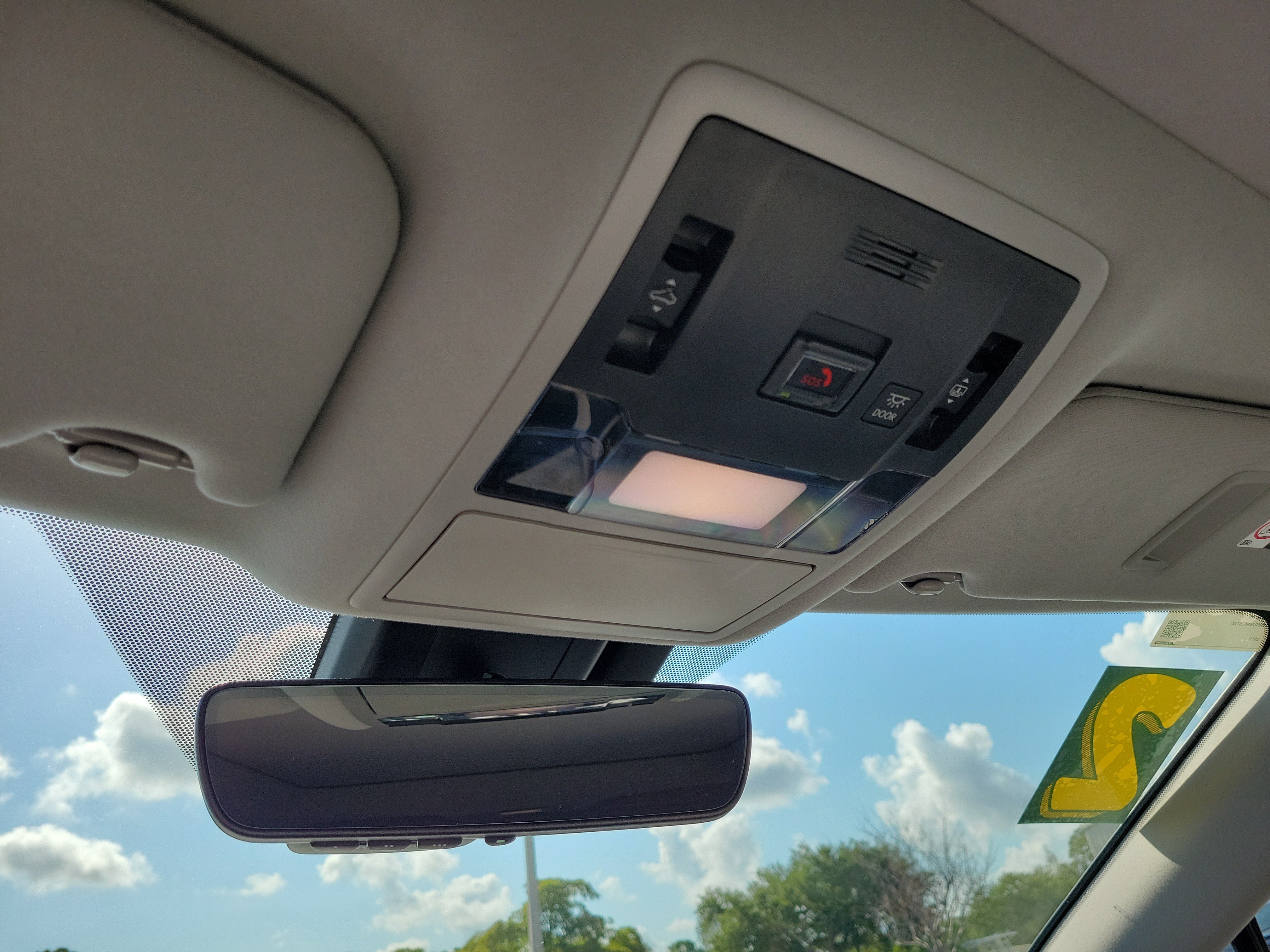 Used 2022 Silver Lexus 450h image 30