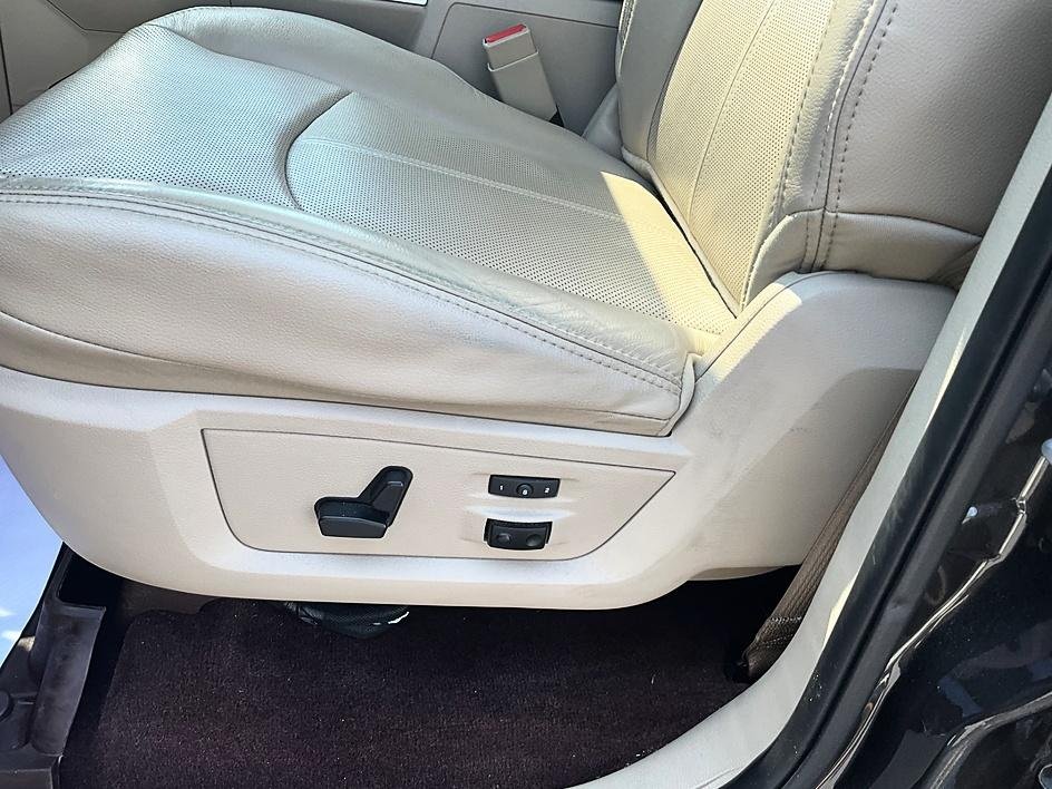 Used 2018 Gray Ram Laramie image 15