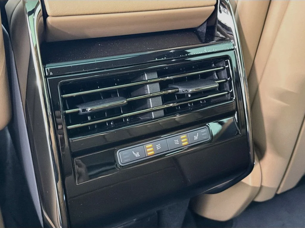 New 2026 Giola Green Land Rover SE image 27