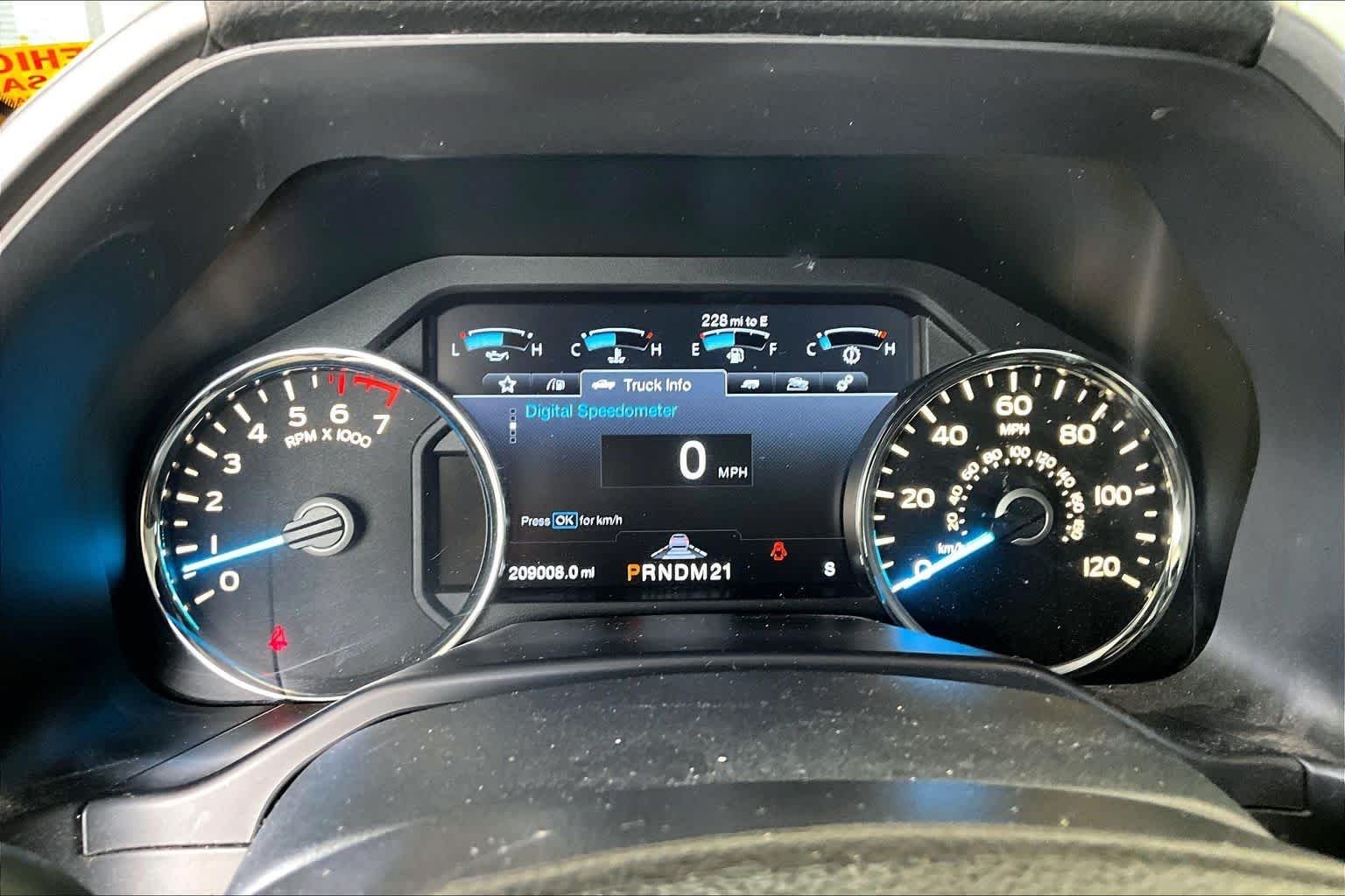Used 2015 Magnetic Metallic Ford Platinum image 25