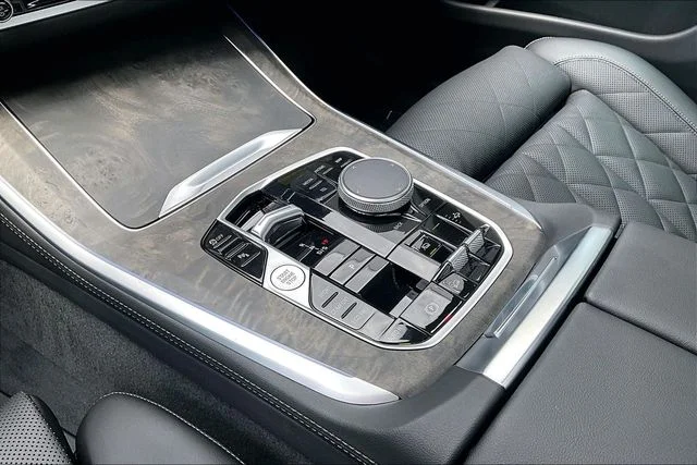 New 2026 Skyscraper Grey Metallic BMW xDrive40i image 8