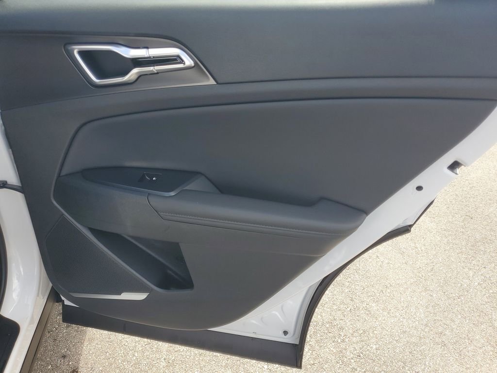 2026 Kia Sportage EX - Photo 17