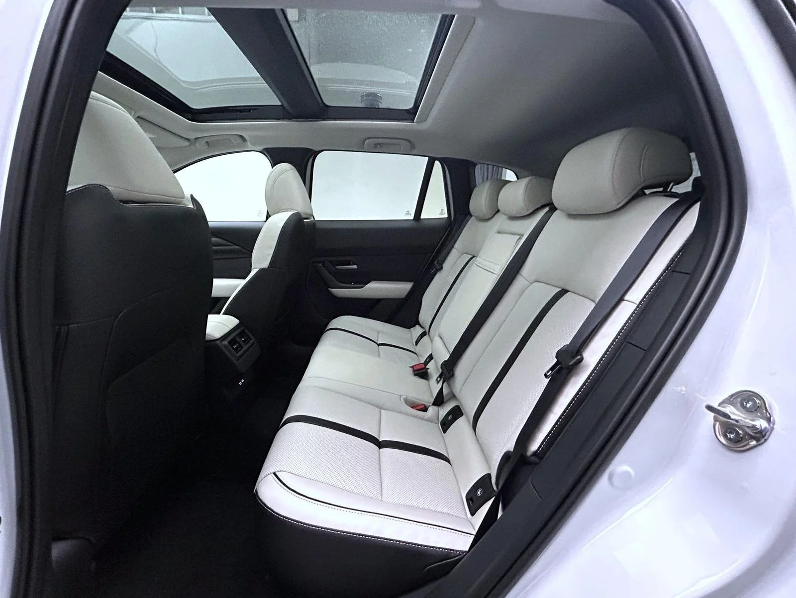 2026 Mazda CX-50 Premium - Photo 12