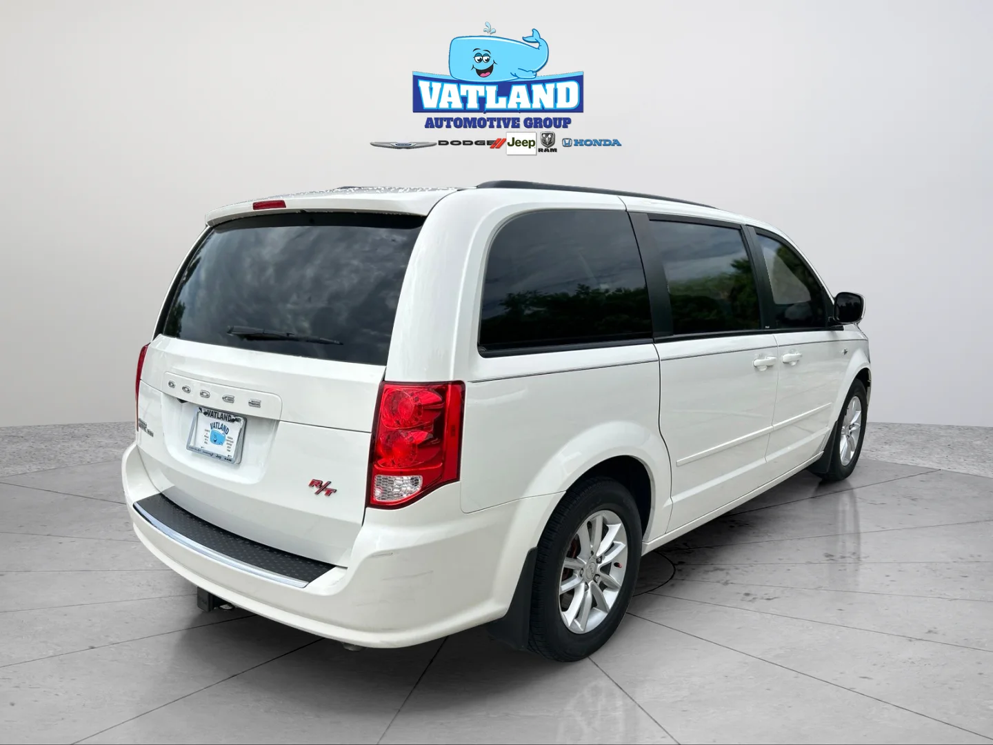 Used 2013 Stone White Dodge SXT image 5