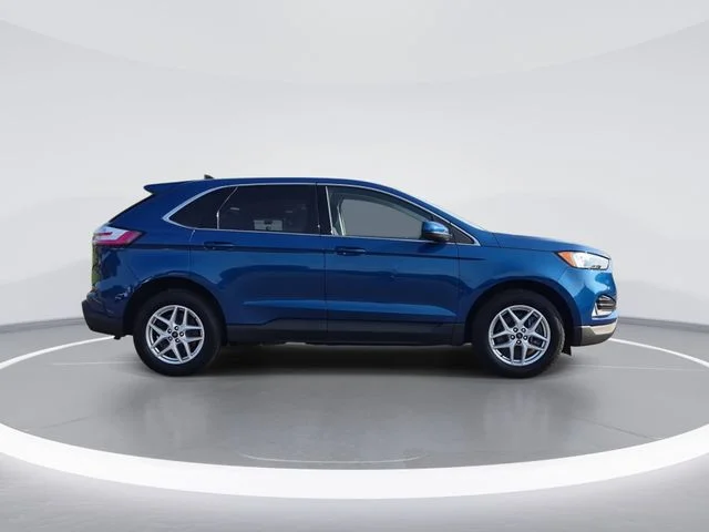 Used 2024 Blue Ford SEL image 9