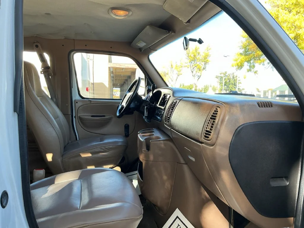 Used 2000 White Dodge Base image 22