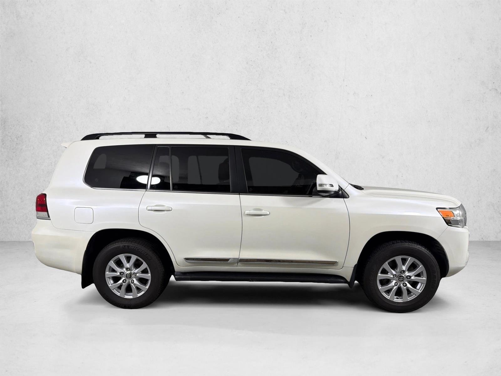 Used 2021 Blizzard Pearl Toyota  image 3