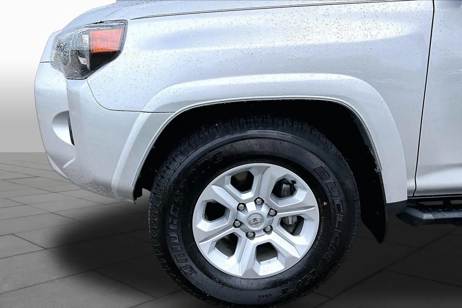 Used 2022 Classic Silver Metallic Toyota SR5 image 11
