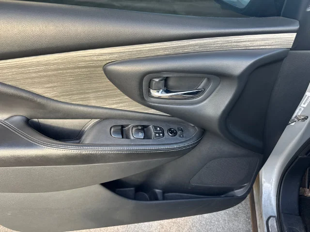 Used 2018 Silver Nissan SV image 13