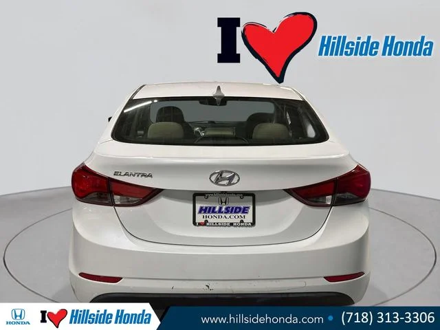 Used 2015 Quartz White Pearl Hyundai SE image 4