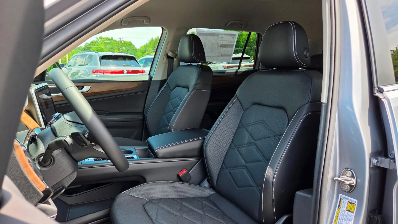 New 2026 silver mist metallic Volkswagen 2.0T SE image 25