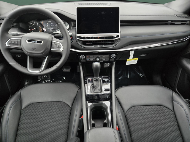 New 2026 Diamond Black Crystal Pearlcoat Jeep Latitude image 23
