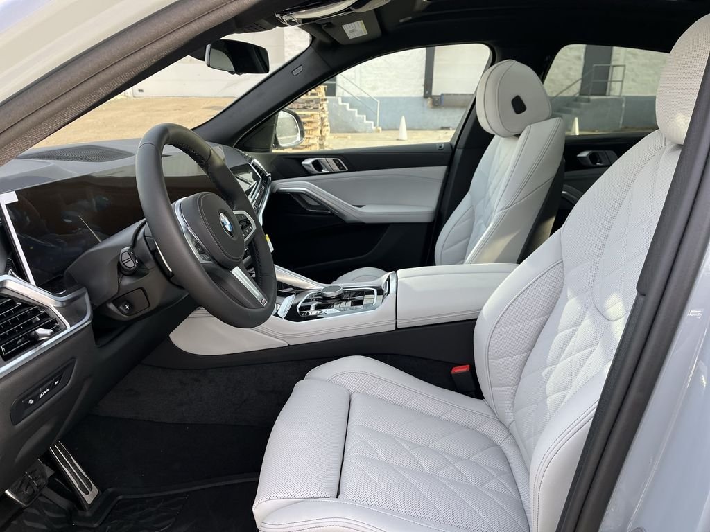 Used 2026 Gray Metallic BMW xDrive40i image 11