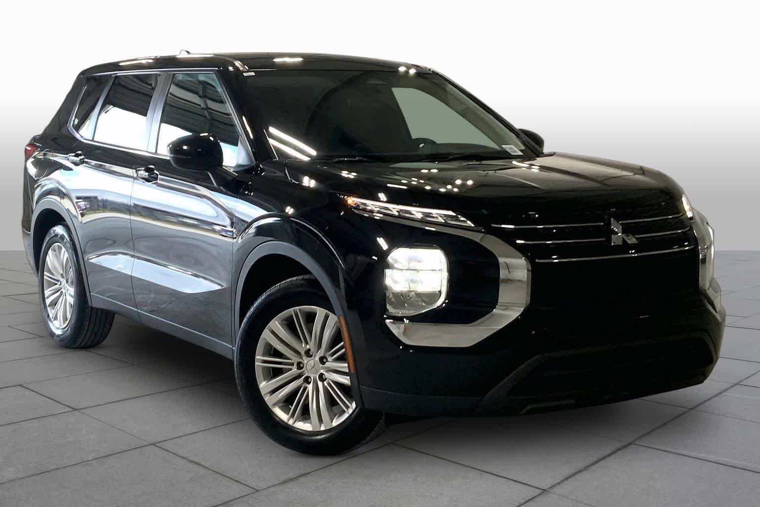 Used 2023 Labrador Black Pearl Mitsubishi ES image 5