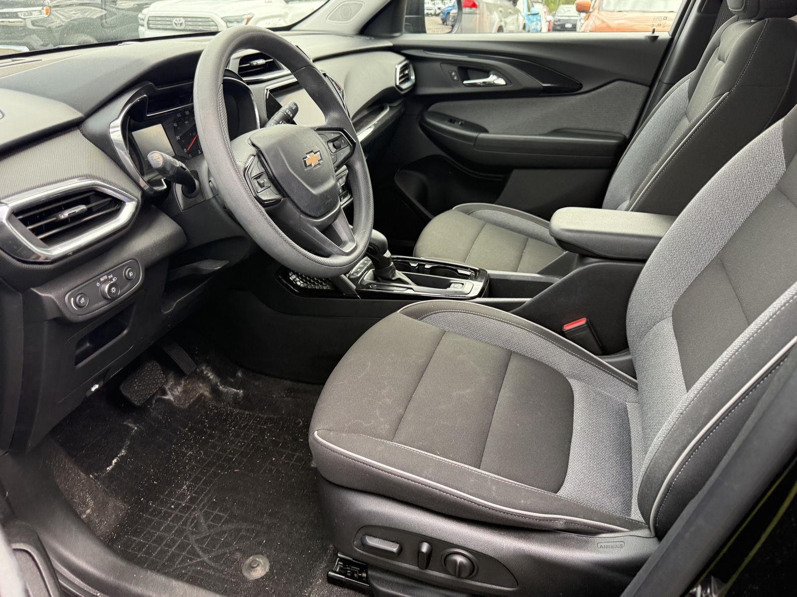 Used 2023 Mosaic Black Metallic Chevrolet LT image 7