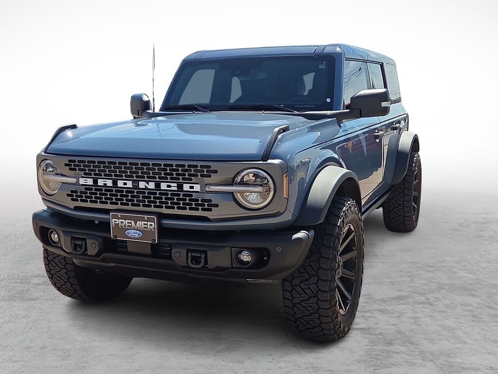 Used 2025 Azure Gray Metallic Ford Badlands image 4