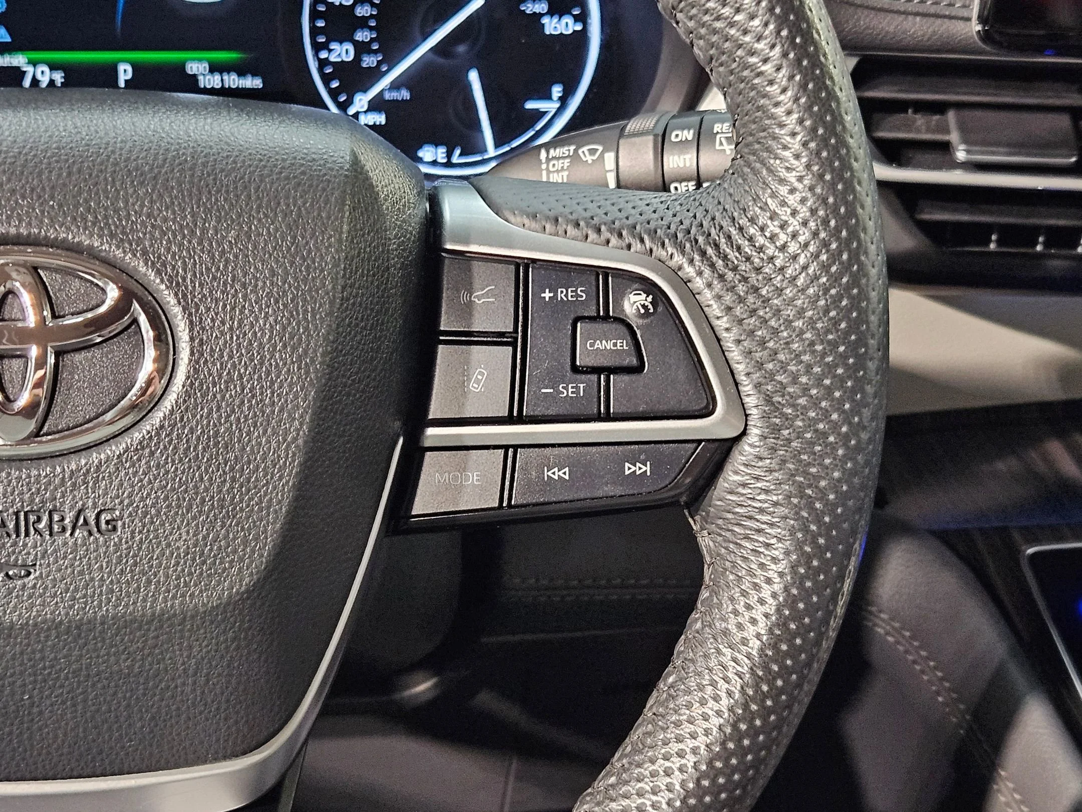 2024 Toyota Sienna Limited - Photo 29
