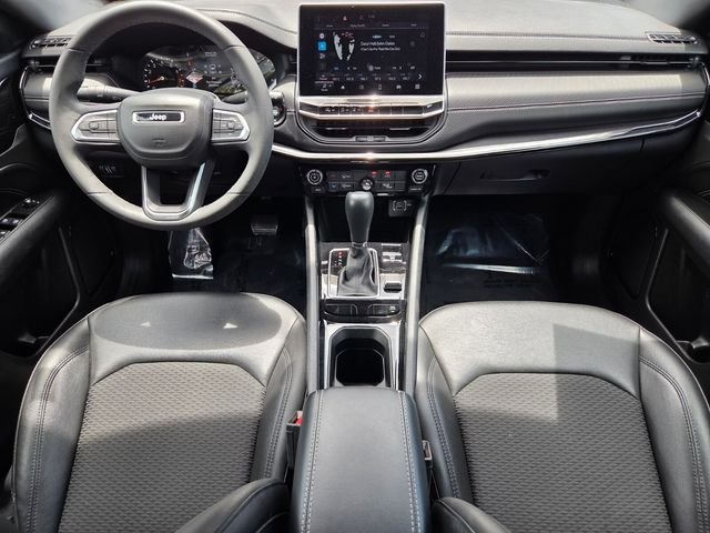 Certified Used 2022 Black Jeep Latitude image 18