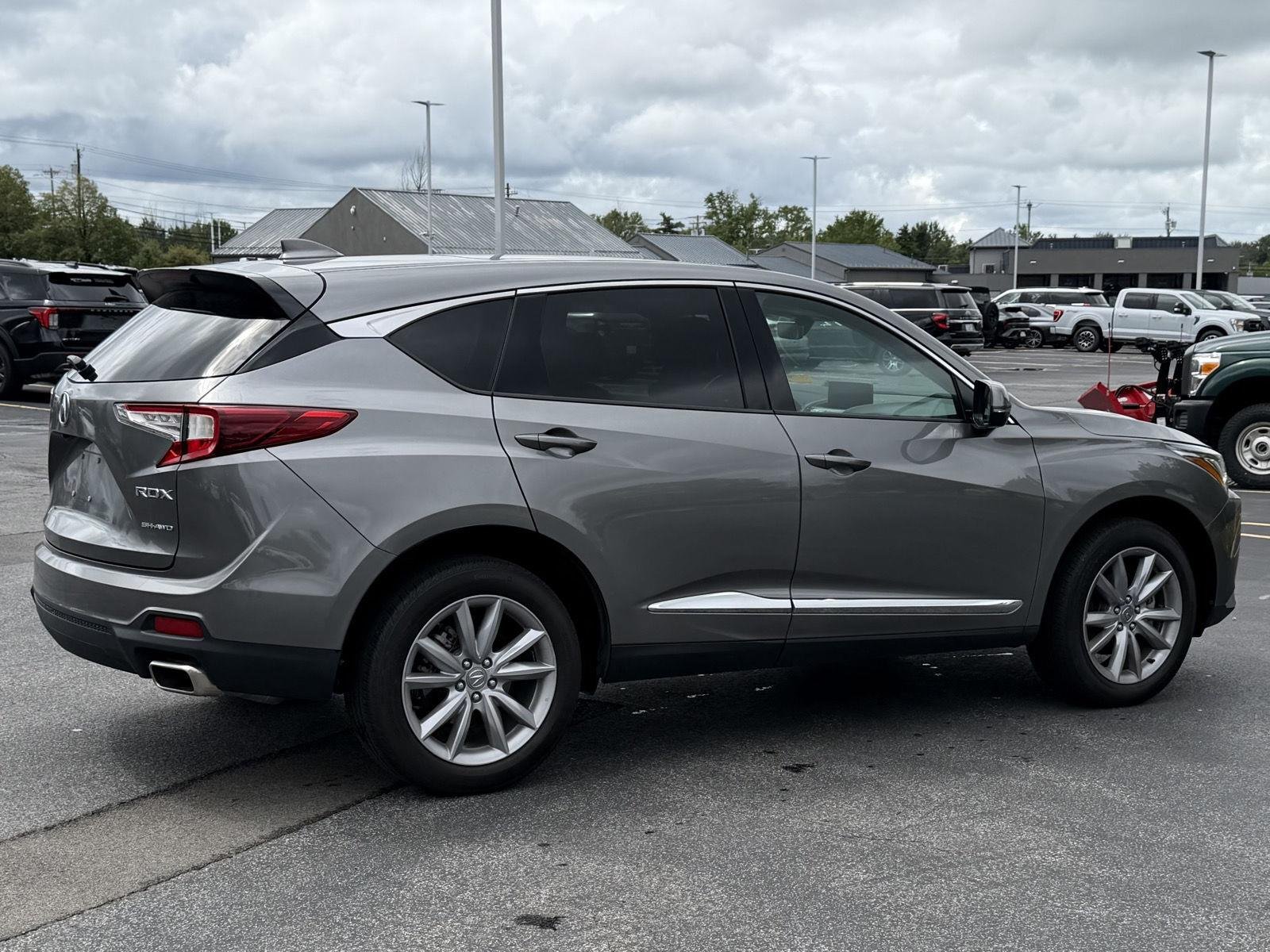 Used 2024 Liquid Carbon Metallic Acura  image 4