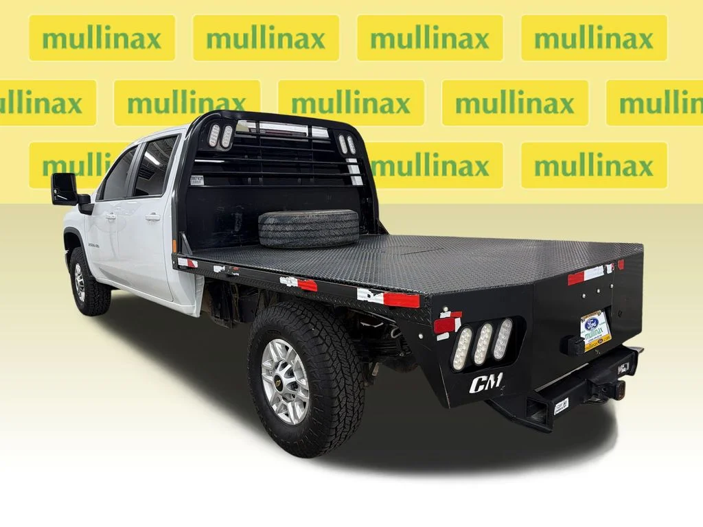 Used 2024 White Chevrolet LT image 10