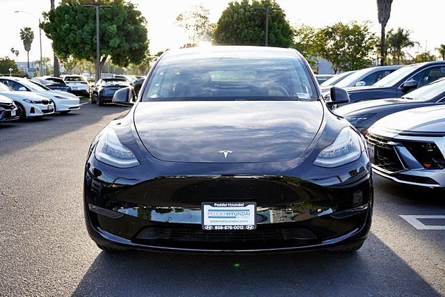 Used 2020  Tesla Long Range image 4