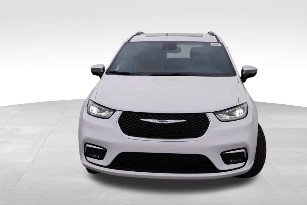 New 2026 White Chrysler Pinnacle image 8