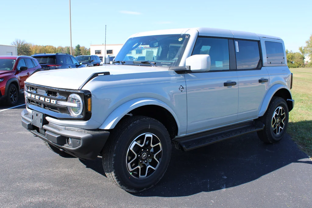 New 2026 Avalanche Gray Ford Outer Banks® image 3