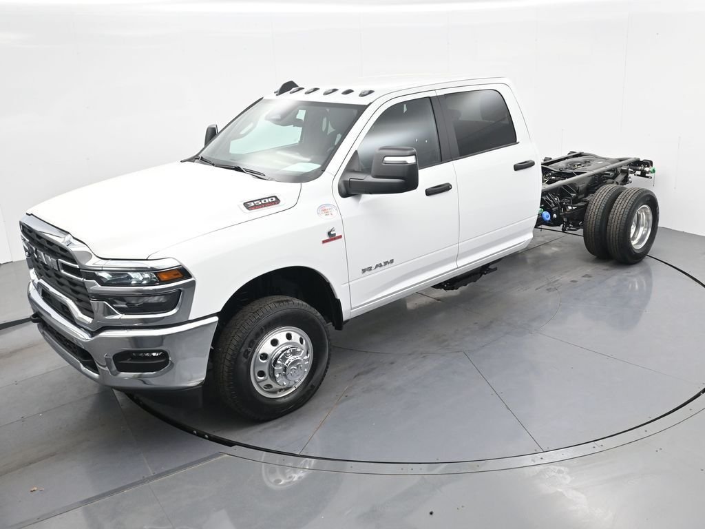New 2026 Bright White Clearcoat RAM Tradesman image 22