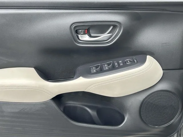 2025 Honda HR-V LX - Photo 12