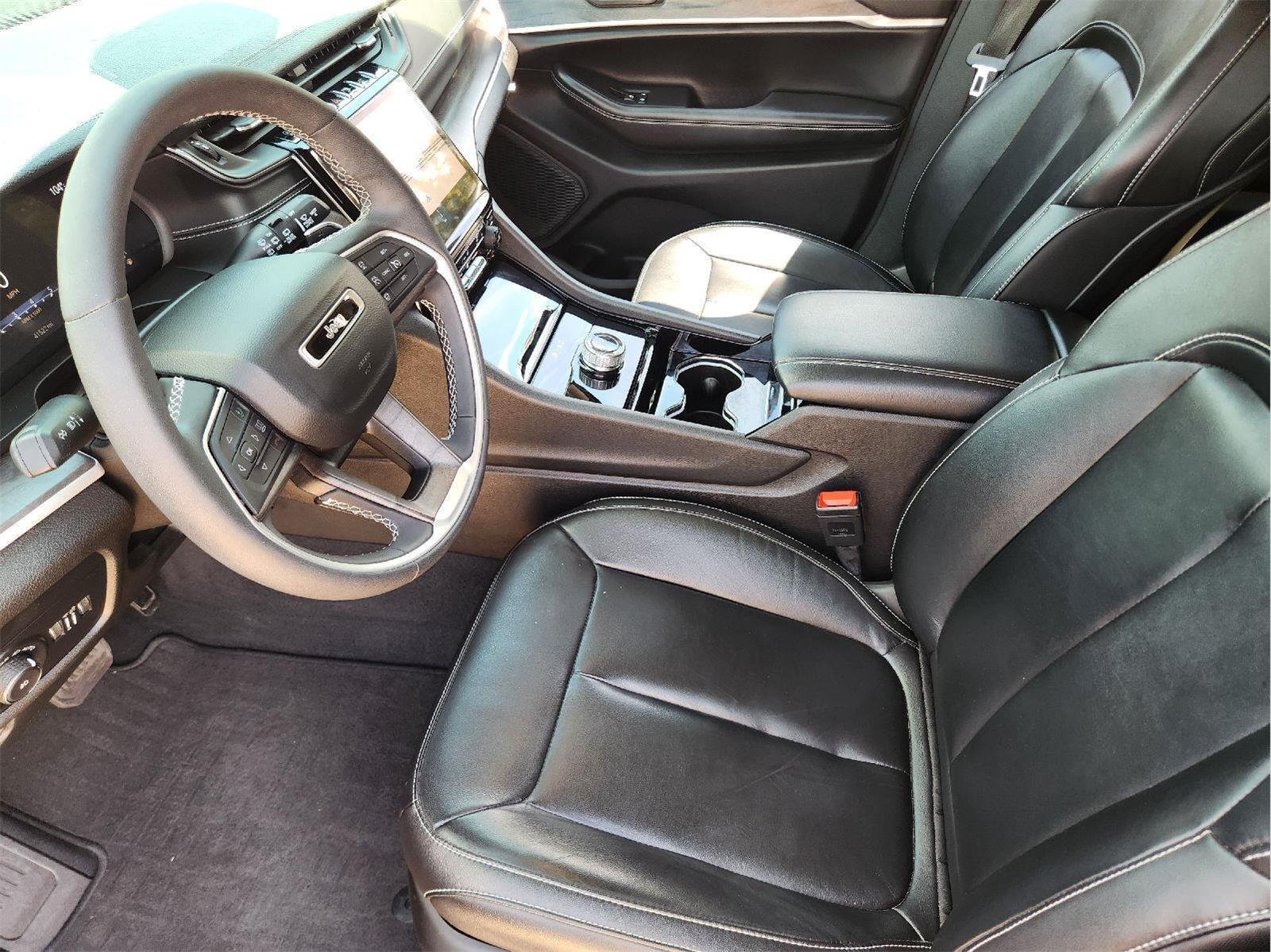 Used 2023 Baltic Gray Metallic Clearcoat Jeep Limited image 13