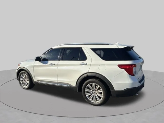 Used 2022 White Ford Limited image 7