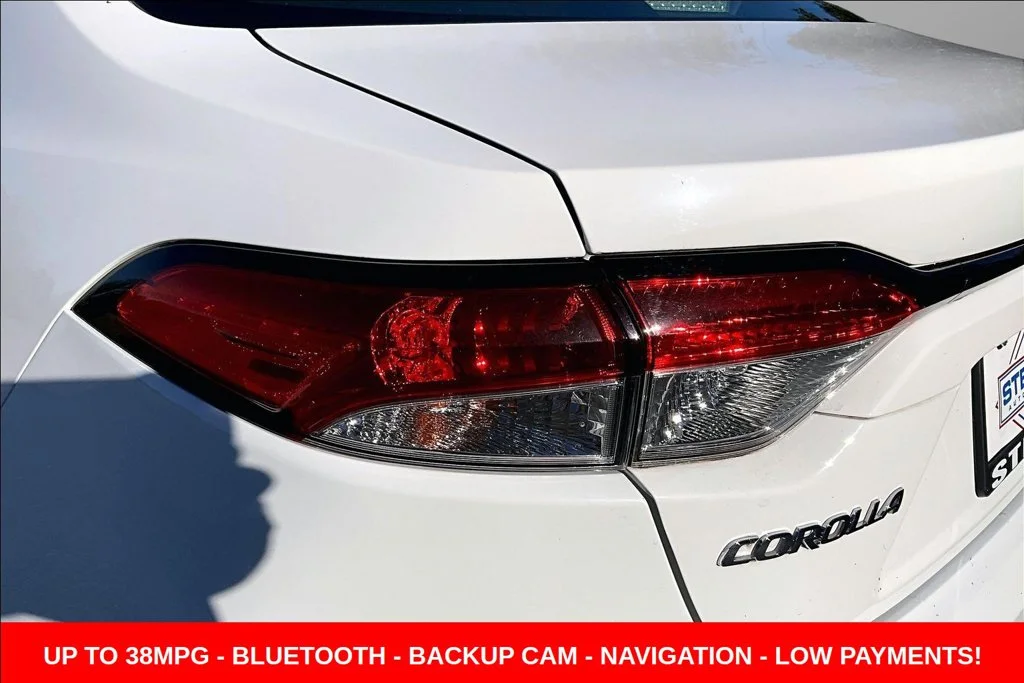 Used 2020 White Toyota LE image 28