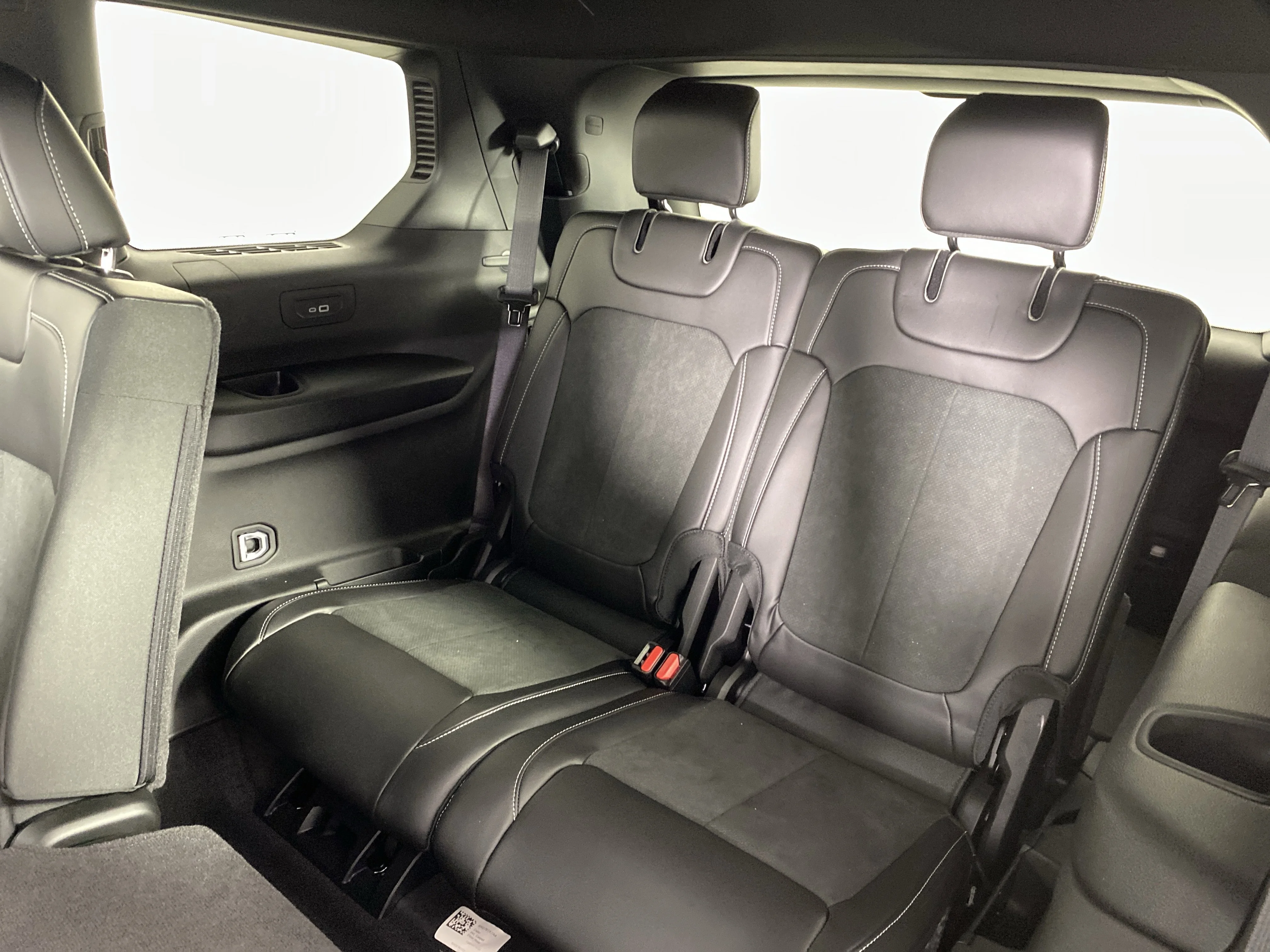 New 2026 Bright White Clear-Coat Exterior Paint Jeep Altitude image 31