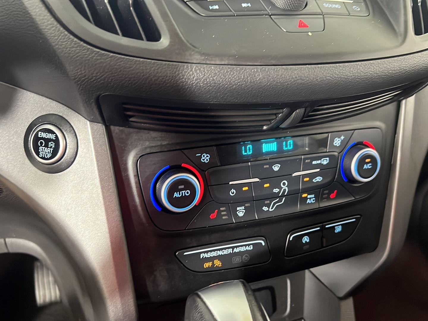Used 2019 Oxford White Ford SEL image 16