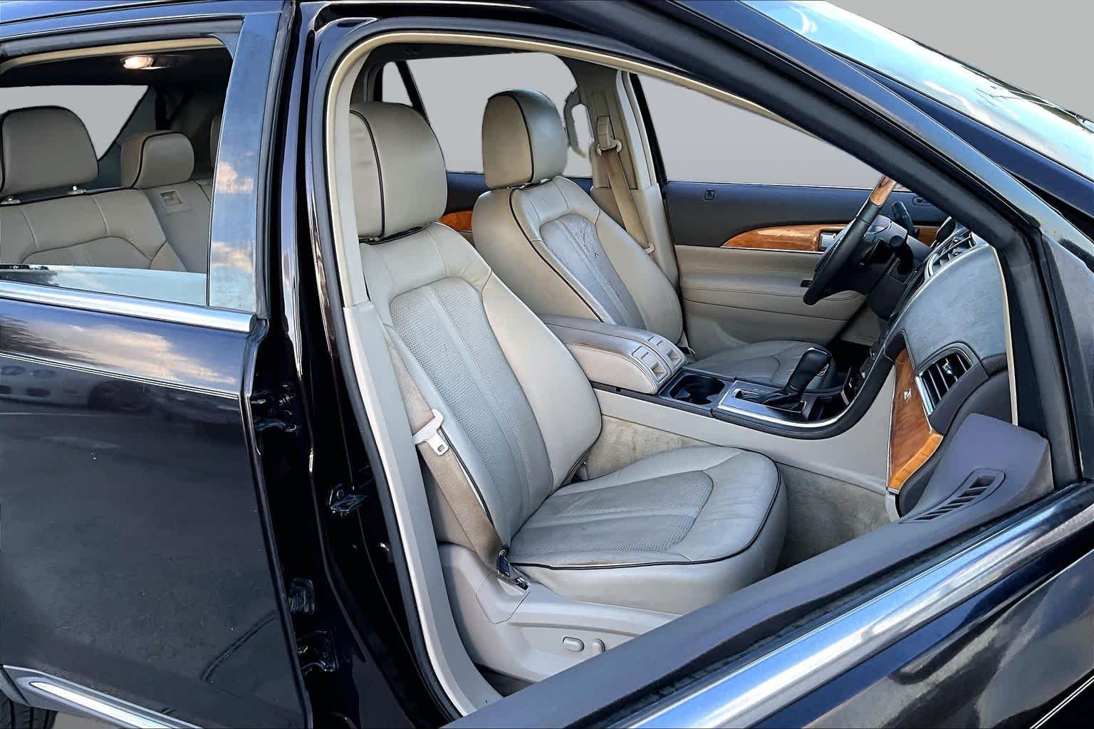 Used 2013 Kodiak Brown Lincoln  image 8