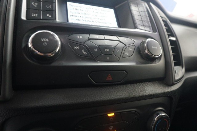 Used 2019 Magnetic Metallic Ford LARIAT image 28