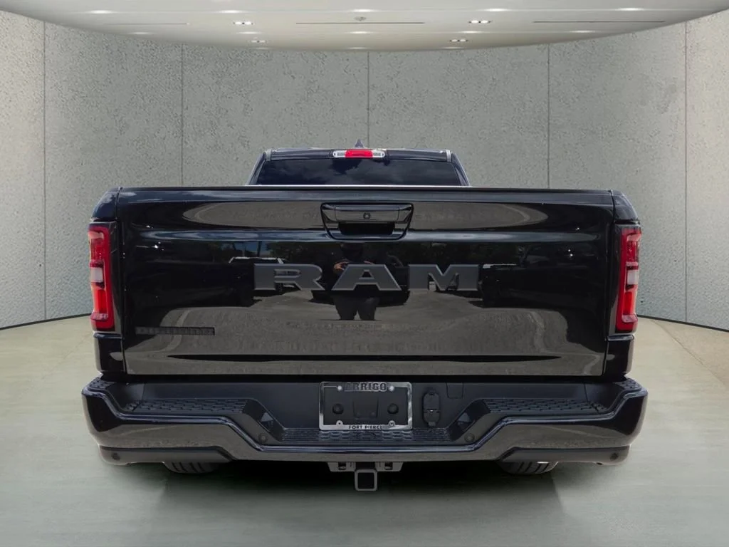 New 2026 Diamond Black Crystal Pearl-Coat Exterior Paint RAM Big Horn image 5